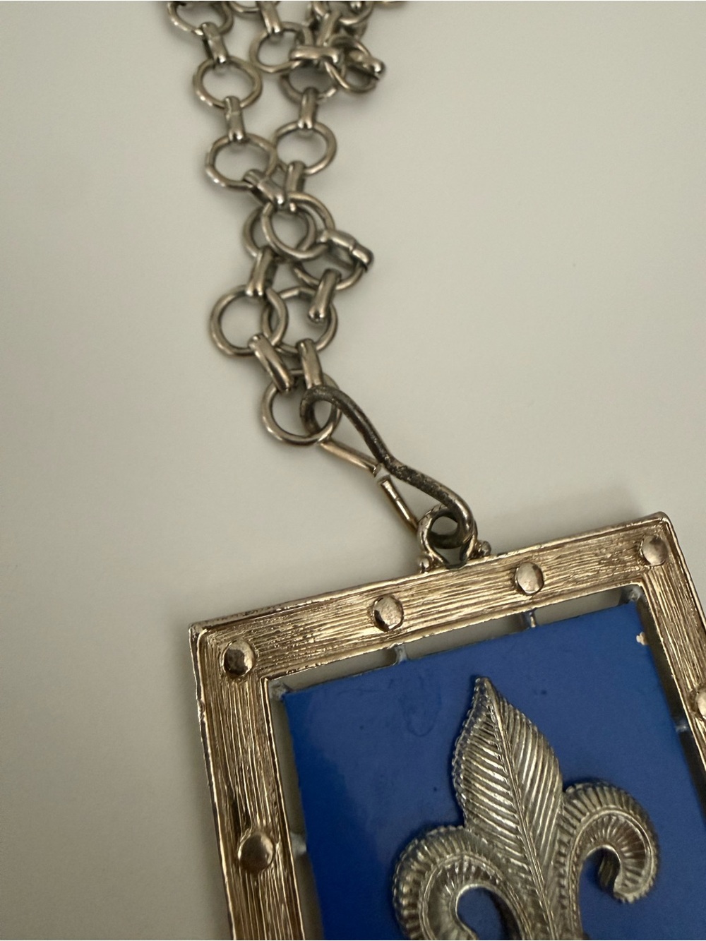 Unbranded Silver-Tone Blue Fleur-de-lis Pendant Necklace - Picture 8 of 8